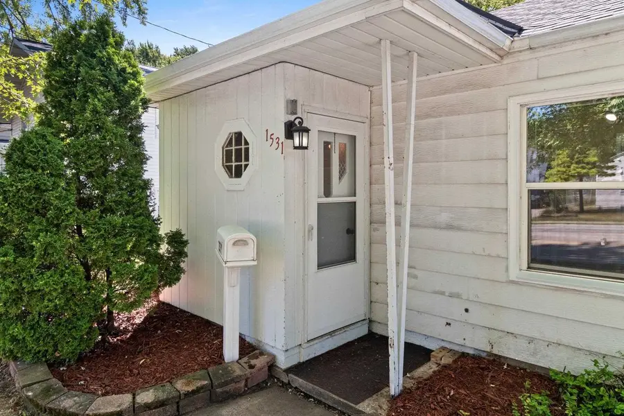 1531 W MURDOCK AVENUE, Oshkosh, WI 54901 - #3