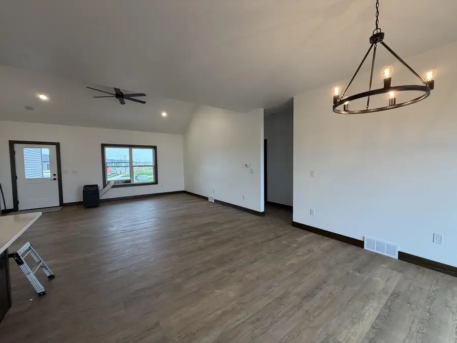 W5668 TONYS WAY, Appleton, WI 54915 - #3