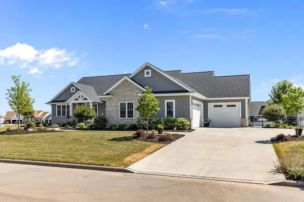 3001 W OLD OAK DRIVE, Appleton, WI 54913