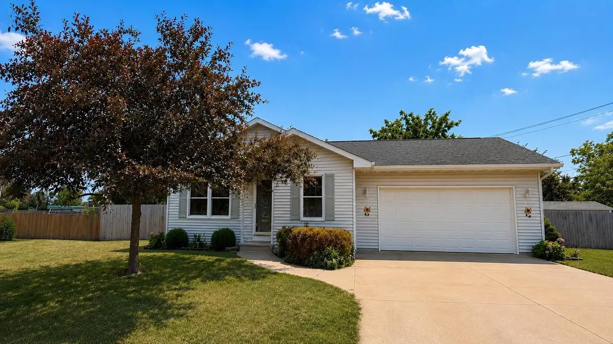3720 PURPLE CREST COURT, Oshkosh, WI 54901 - #1