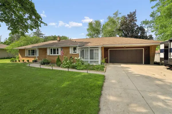 620 W SUNSET AVENUE, Appleton, WI 54911