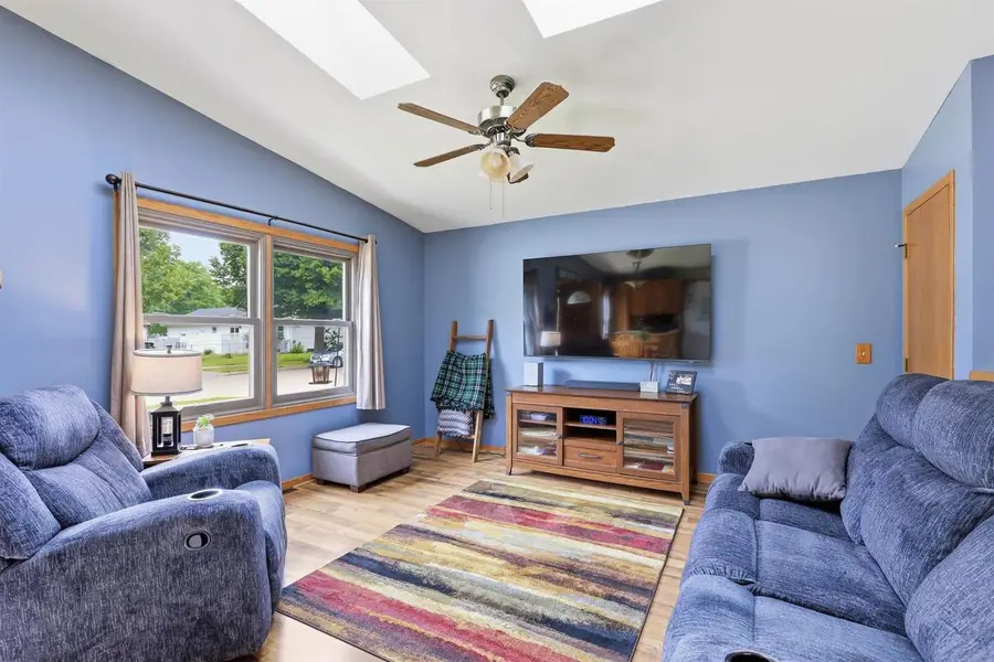 217 E MITCHELL AVENUE, Appleton, WI 54915 - #3