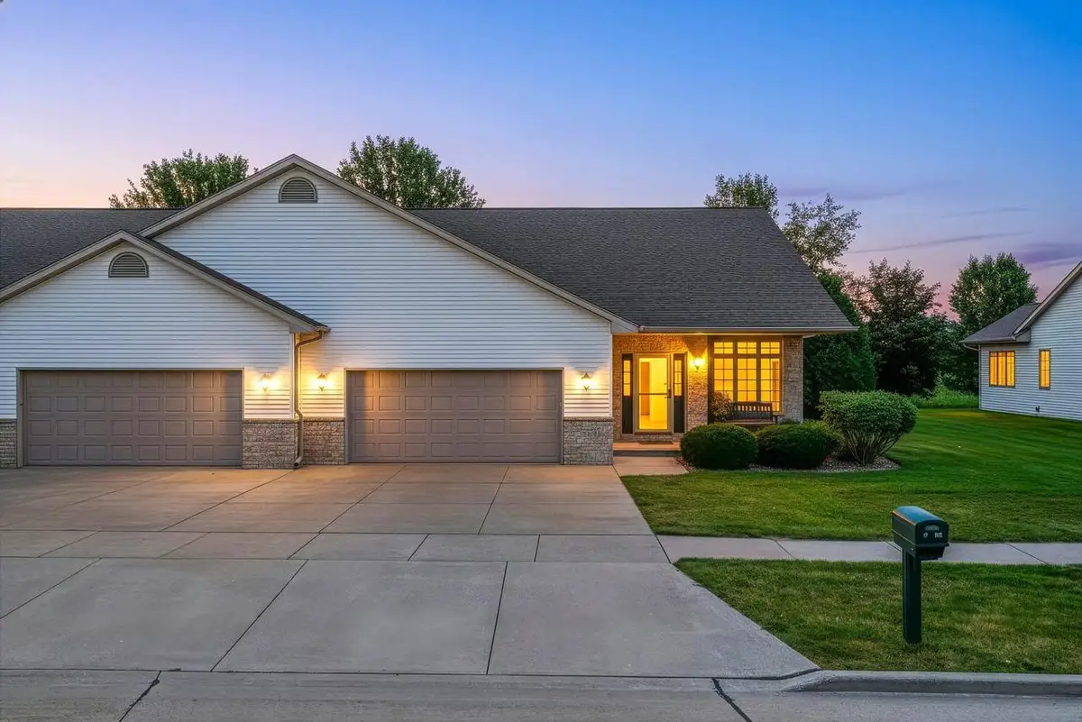4716 N FALLVIEW LANE, Appleton, WI 54913 - #1