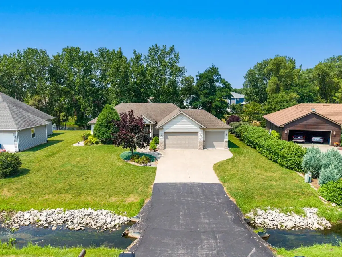 1337 BROOKS LANE, Oshkosh, WI 54904 - #1