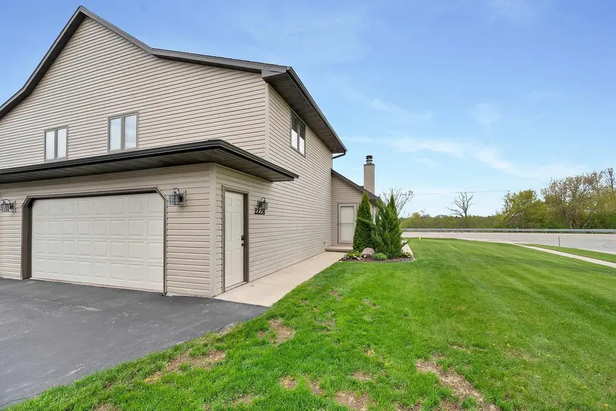 2228 LOST DAUPHIN ROAD, De Pere, WI 54115 - #3