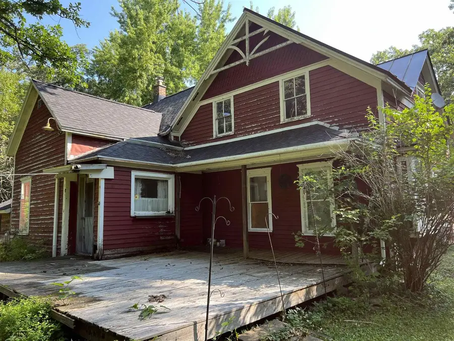 825 BALLARD STREET, Waupaca, WI 54981 - #2