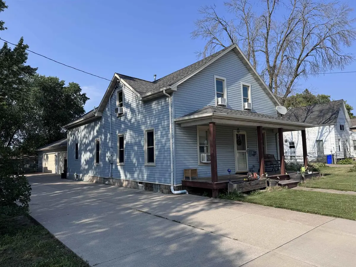 208 E CALUMET STREET, Appleton, WI 54915 - #1