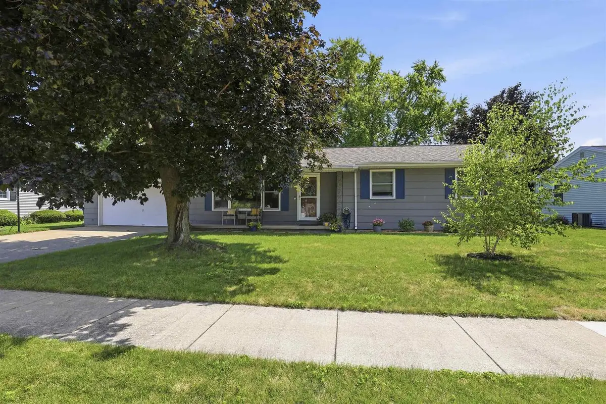 815 ECKARDT COURT, Oshkosh, WI 54902 - #1