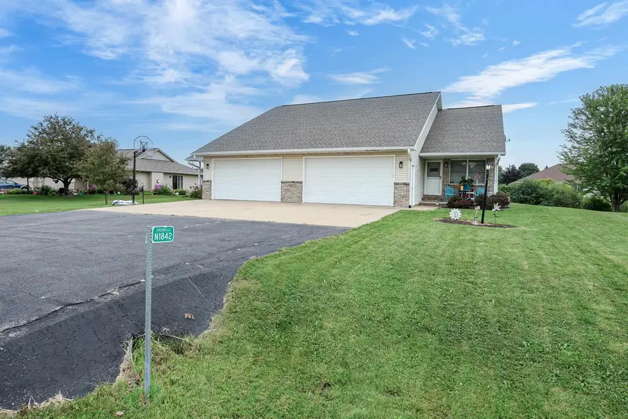 N1844 LILY OF THE VALLEY COURT, Greenville, WI 54942 - #3