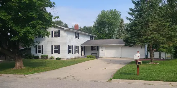 2410 LINA LANE, Green Bay, WI 54304