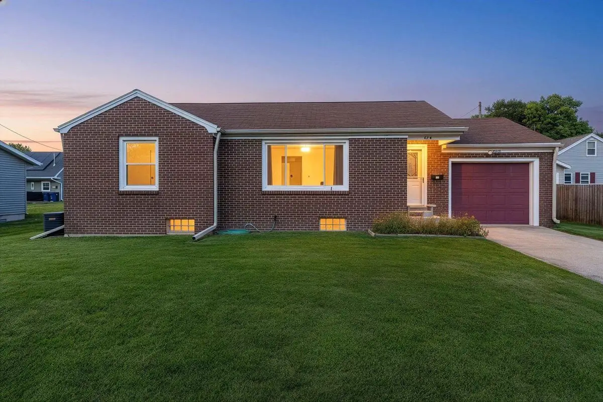 916 1ST STREET, Kewaunee, WI 54216 - #1
