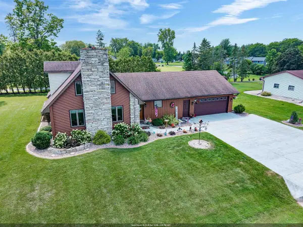 424 VAN DE LOO STREET, Kaukauna, WI 54130