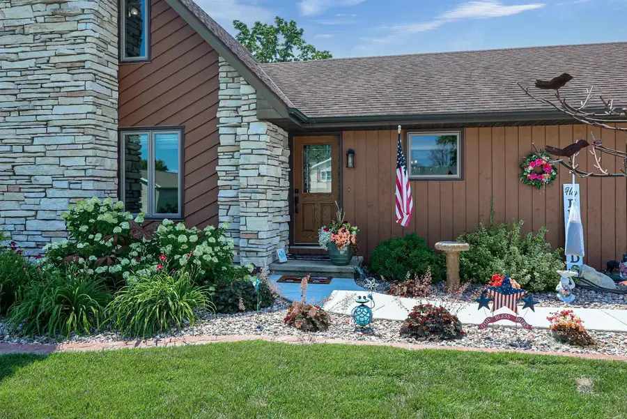 424 VAN DE LOO STREET, Kaukauna, WI 54130 - #2