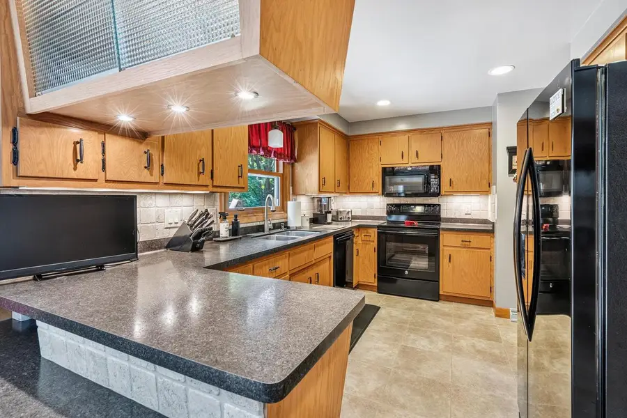 W6462 LAKEVIEW COURT, Menasha, WI 54952 - #3