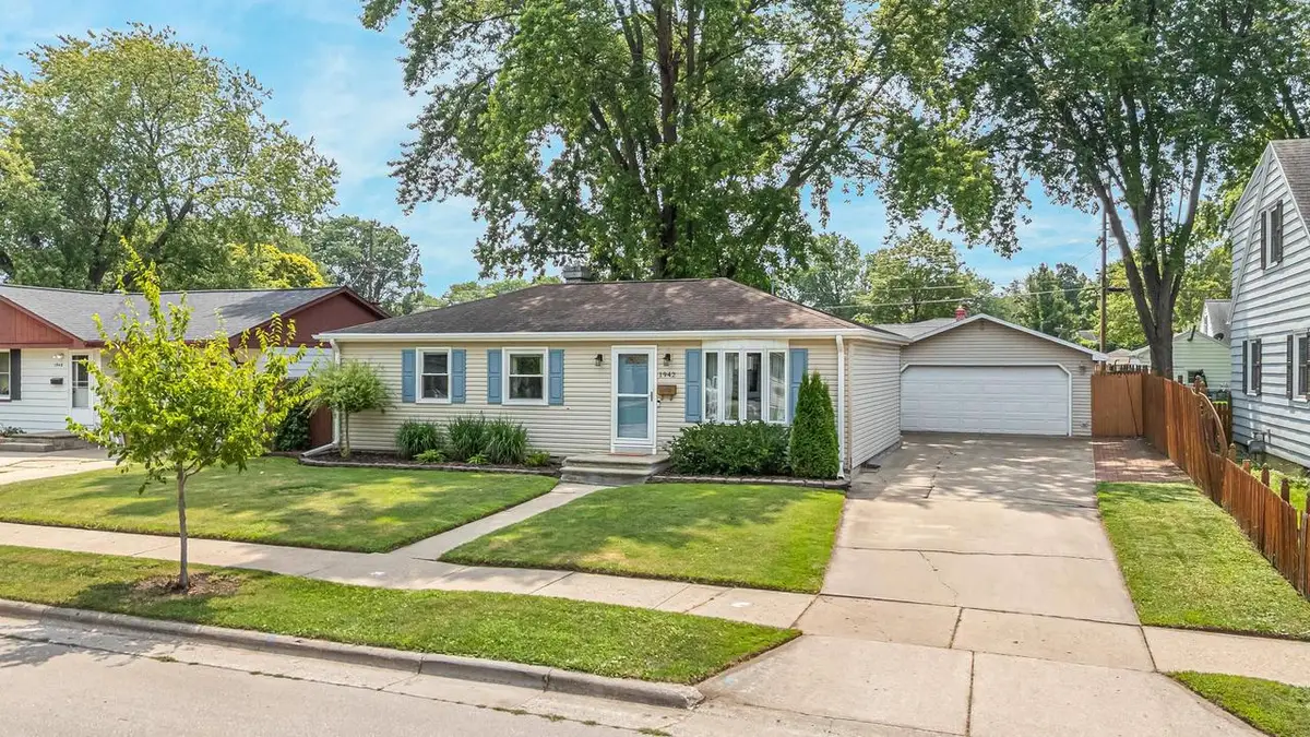 1942 HAROLD STREET, Green Bay, WI 54302 - #1