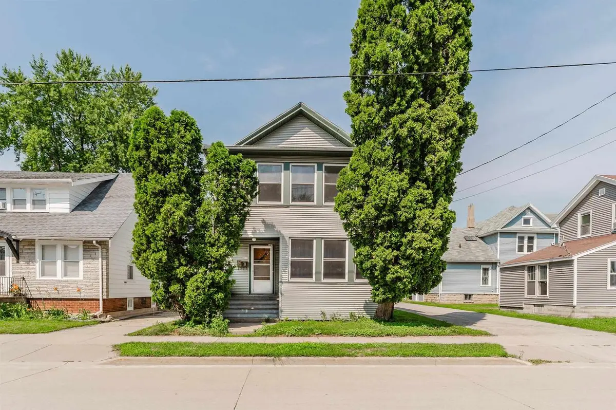 687 CENTRAL STREET, Oshkosh, WI 54901 - #1