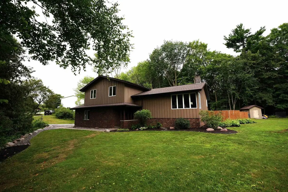 208 W HIGHLAND DRIVE, Oconto Falls, WI 54154 - #1