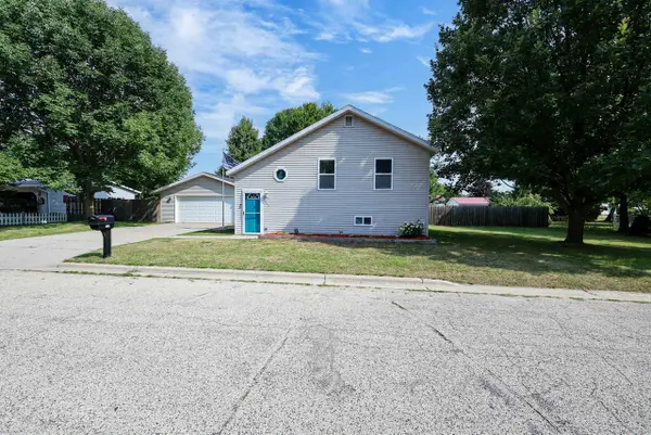 215 7TH STREET, Oconto, WI 54153