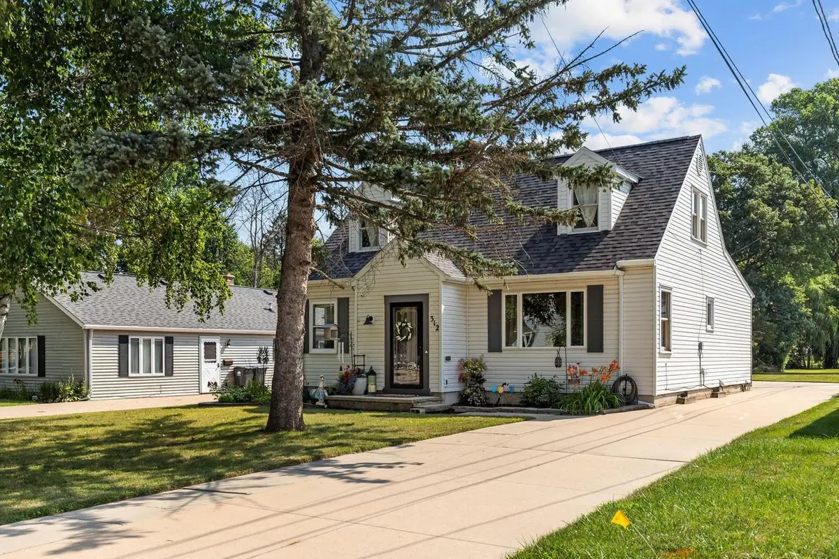 312 S LAKE STREET, Neenah, WI 54956 - #1