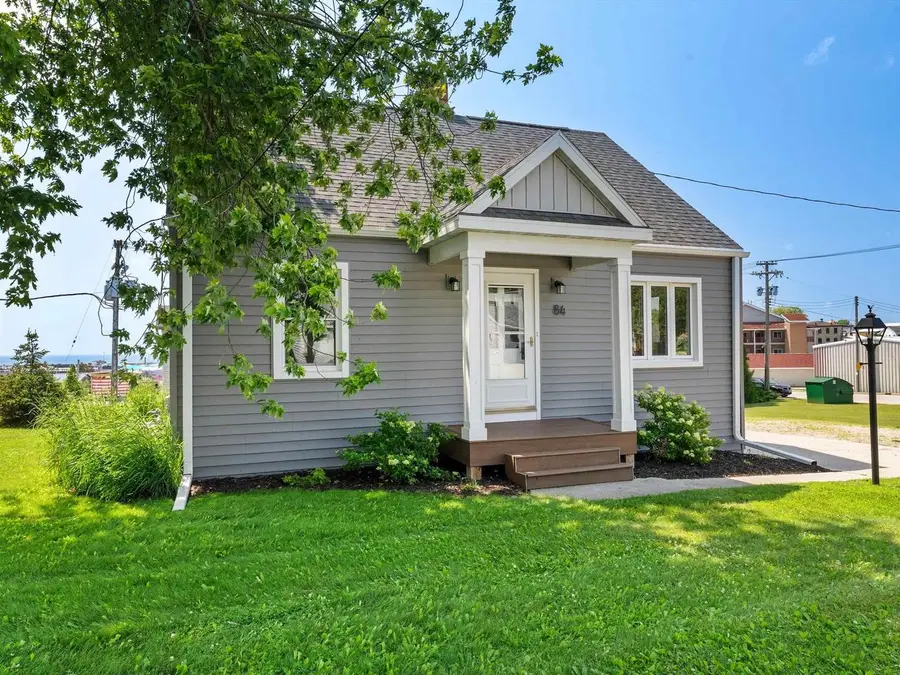 84 E NORTH WATER STREET, Algoma, WI 54201 - #2