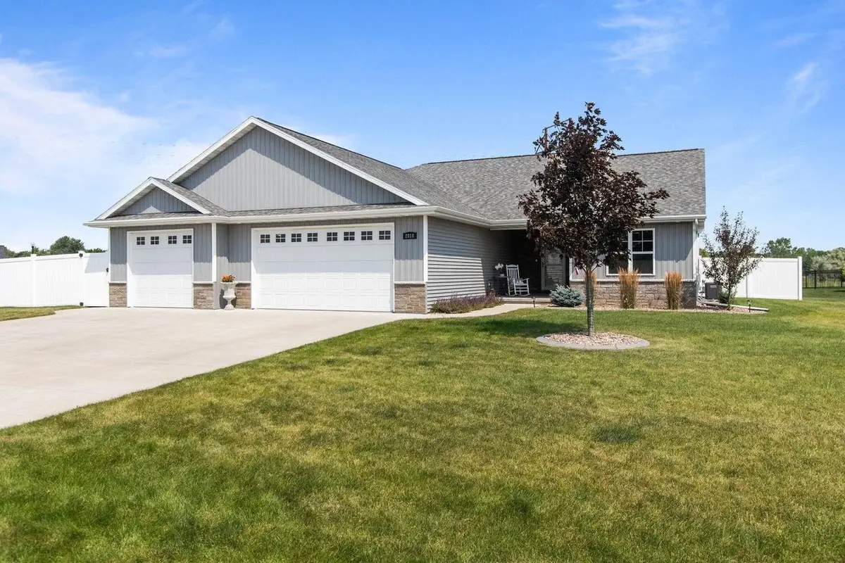2818 W HIDDEN PINE DRIVE, Appleton, WI 54913 - #1