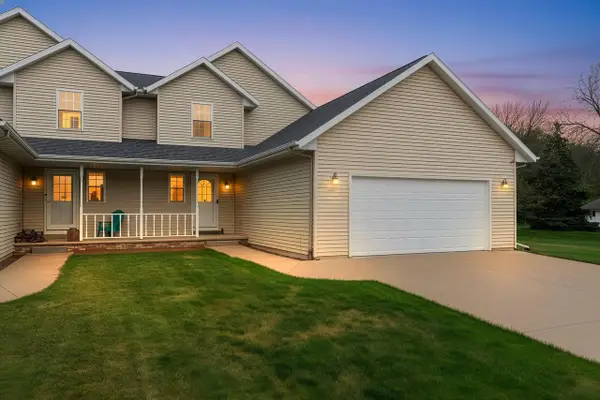 1087 STILLMEADOW LANE, Menasha, WI 54952