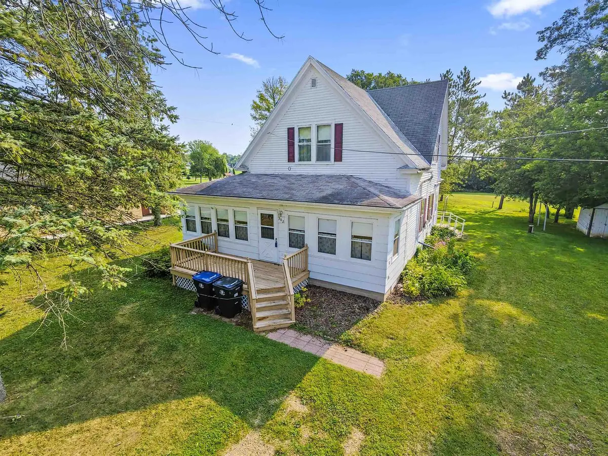302 S ZACHOW STREET, Cecil, WI 54111 - #1