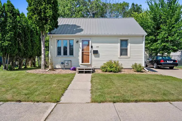 1519 N WAYNE STREET, Appleton, WI 54911