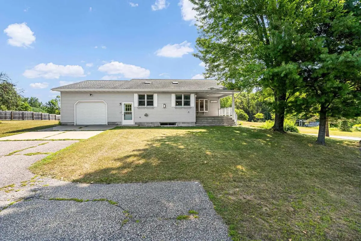 2847 LINDEN ROAD, Rosholt, WI 54473 - #1