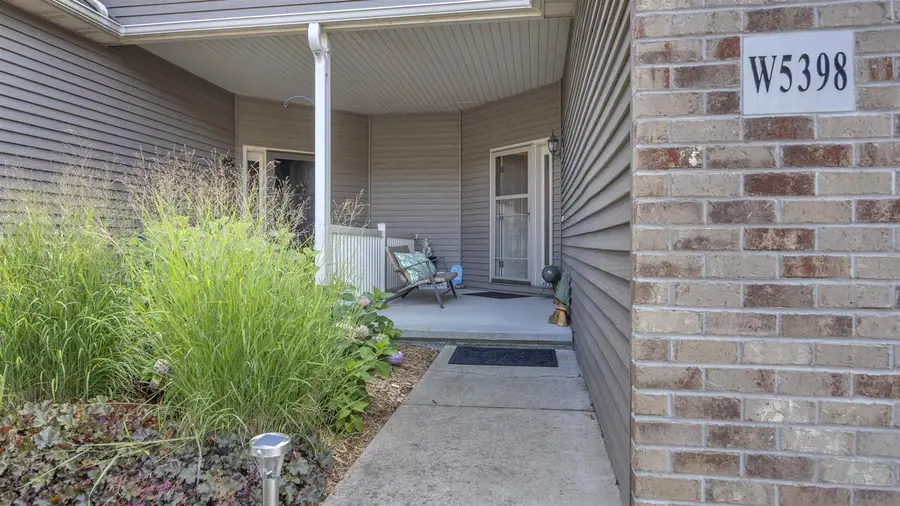 W5398 MARTIN LANE, Fond Du Lac, WI 54935 - #2