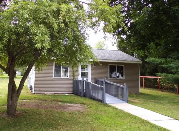 422 HIGH STREET, Wild Rose, WI 54984