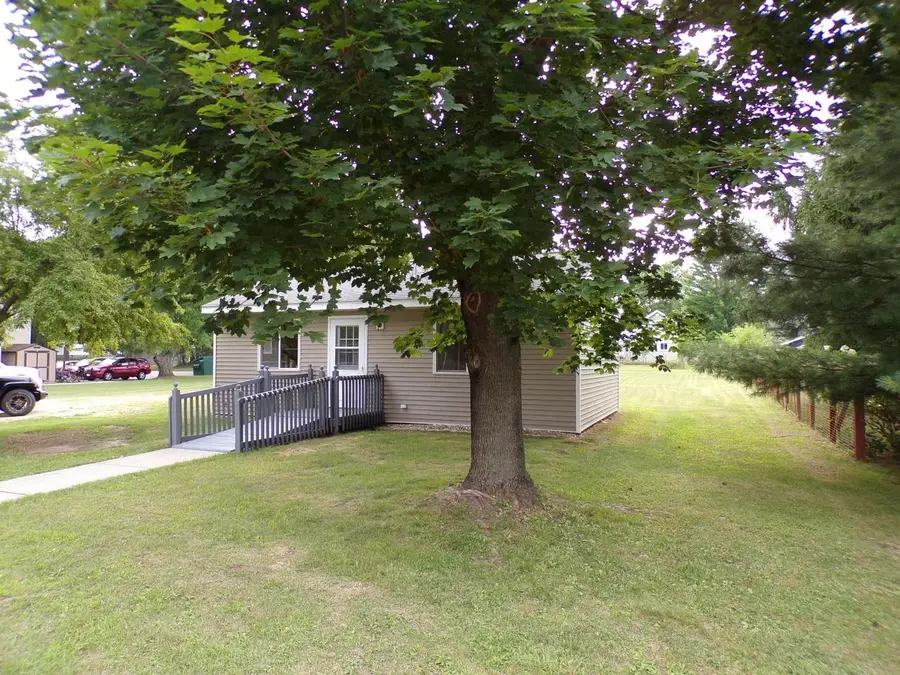422 HIGH STREET, Wild Rose, WI 54984 - #2