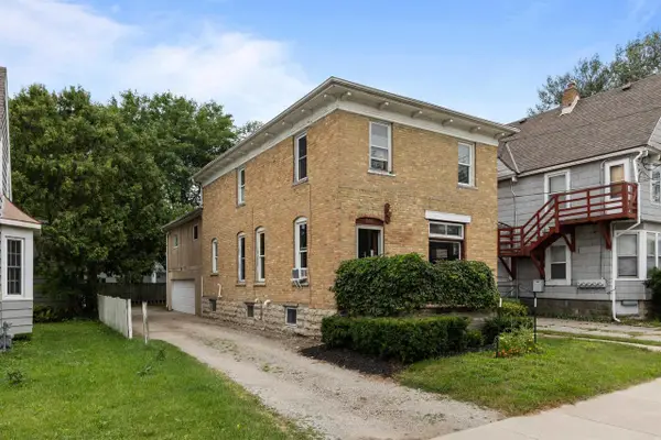 303 E PARKWAY AVENUE, Oshkosh, WI 54901