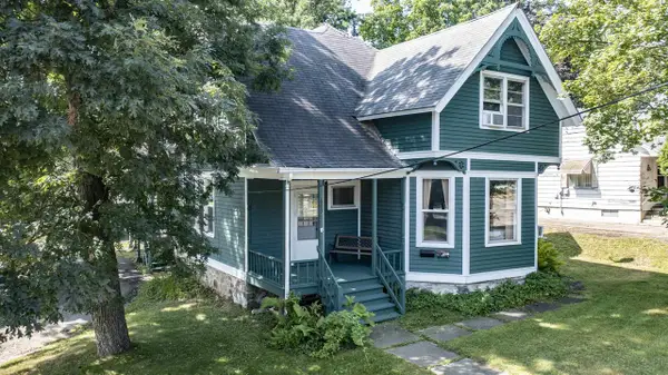 603 W FULTON STREET, Waupaca, WI 54981