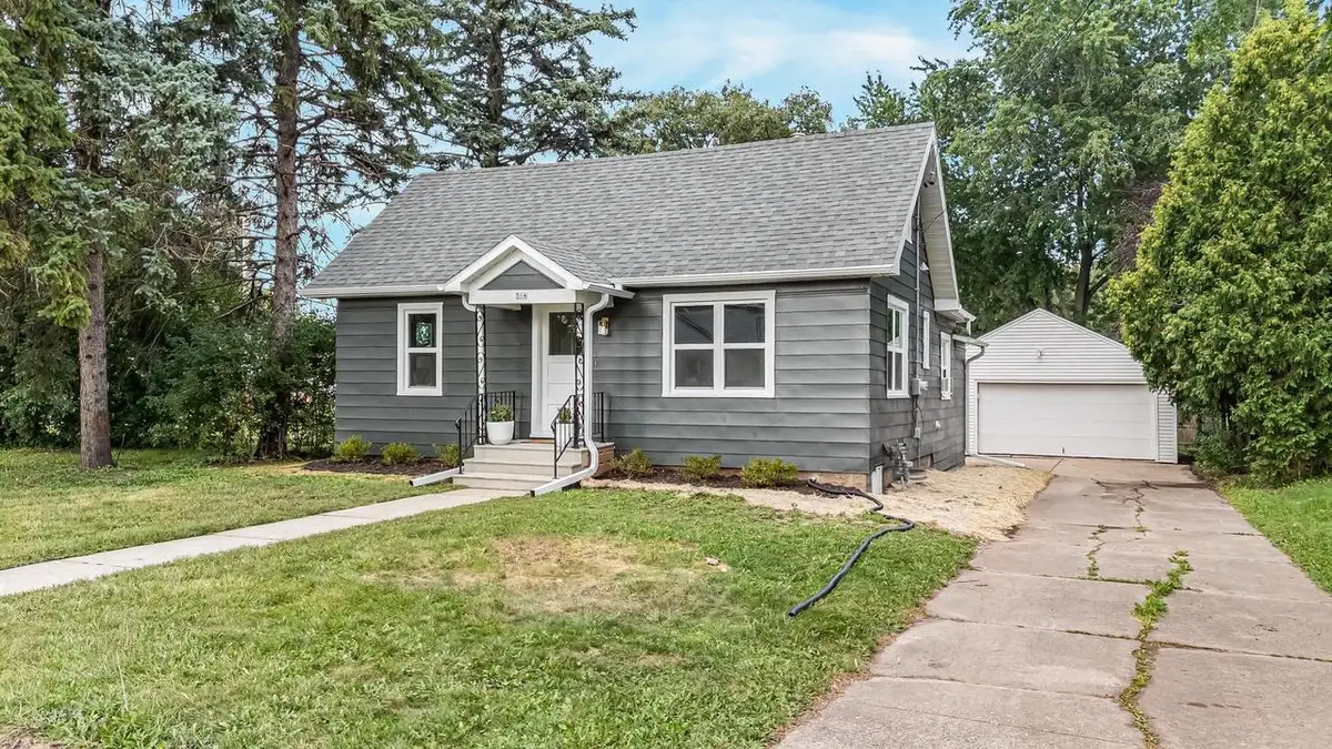 514 JOSSLYN STREET, Oshkosh, WI 54902 - #1