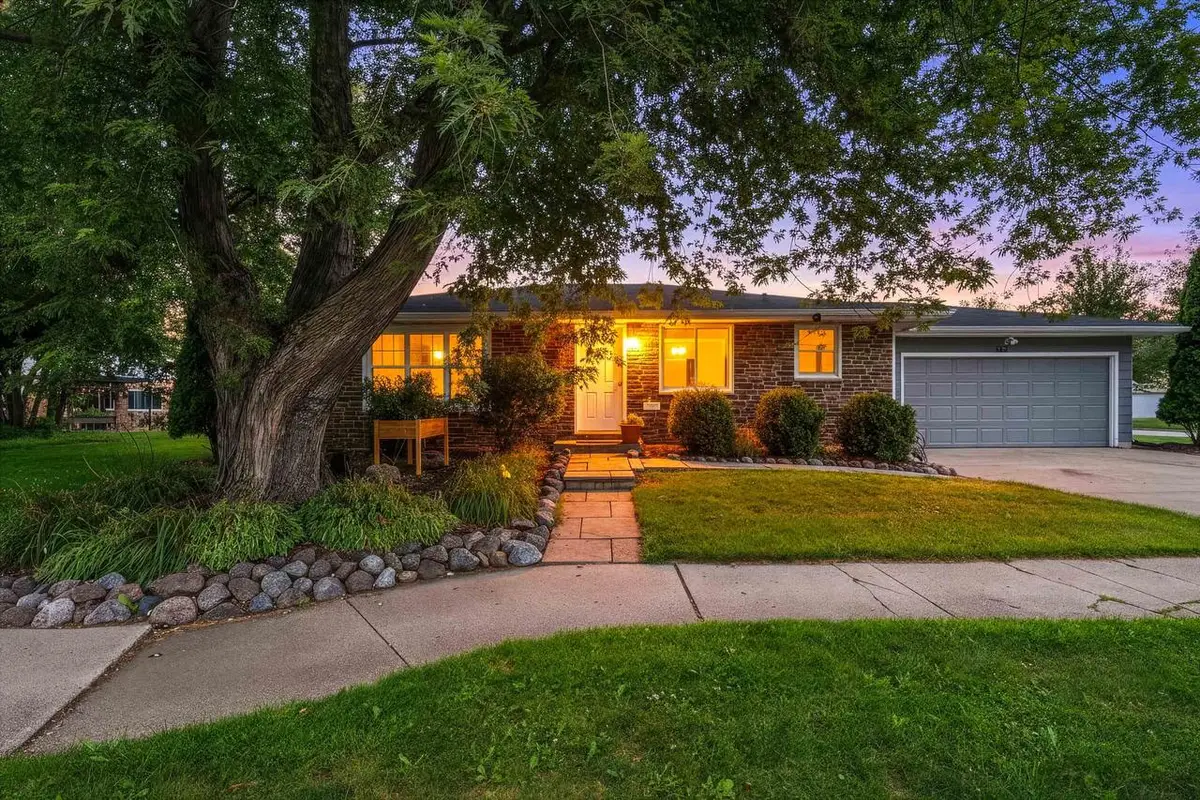 135 S PLATTEN STREET, Green Bay, WI 54303 - #1