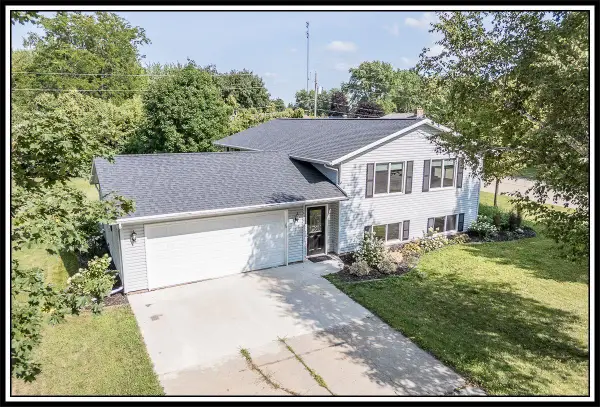 1834 DEXTER STREET, New London, WI 54961
