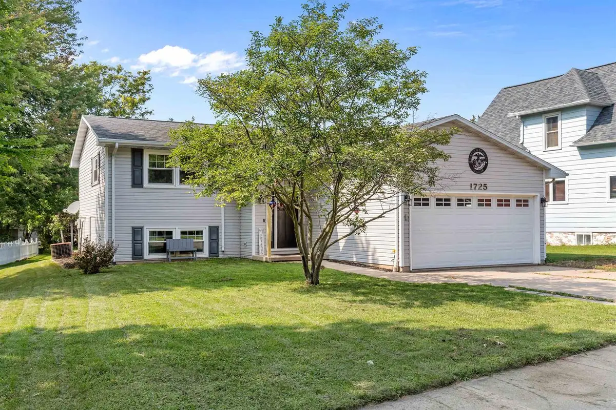 1725 LAWE STREET, Kaukauna, WI 54130 - #1
