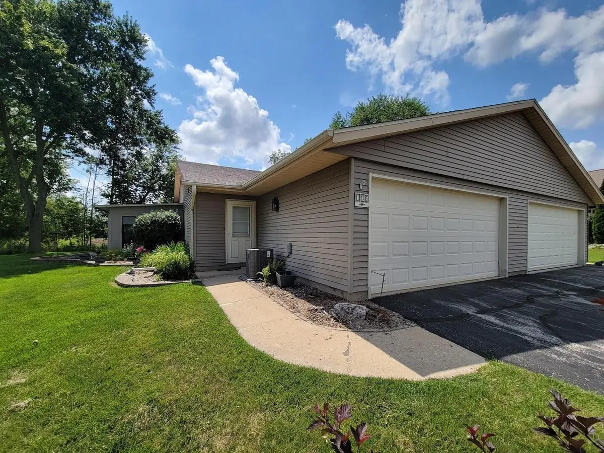 105 TAMARACK CIRCLE, Hartford, WI 53027 - #1