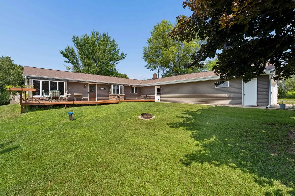 W8269 GRANDVIEW ROAD, Hortonville, WI 54944 - #1