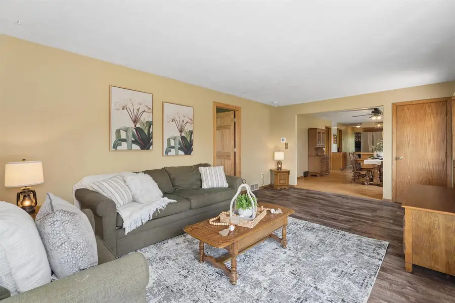 W8269 GRANDVIEW ROAD, Hortonville, WI 54944 - #3