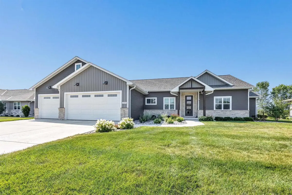 2157 FOX POINT CIRCLE, De Pere, WI 54115 - #1