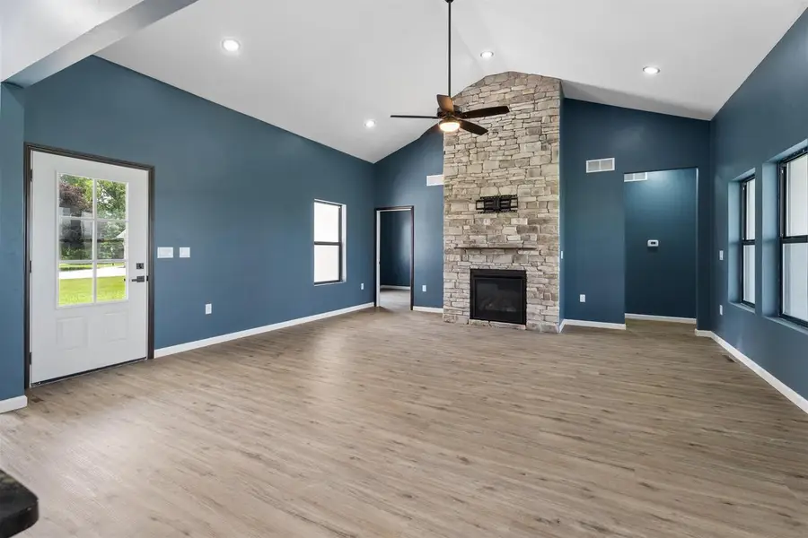 535 N PHEASANT DRIVE, New London, WI 54961 - #2