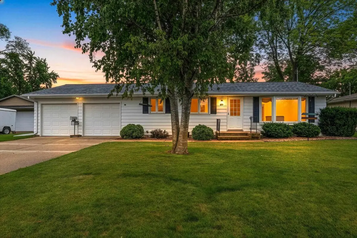 524 E ST JOSEPH STREET, Green Bay, WI 54301 - #1