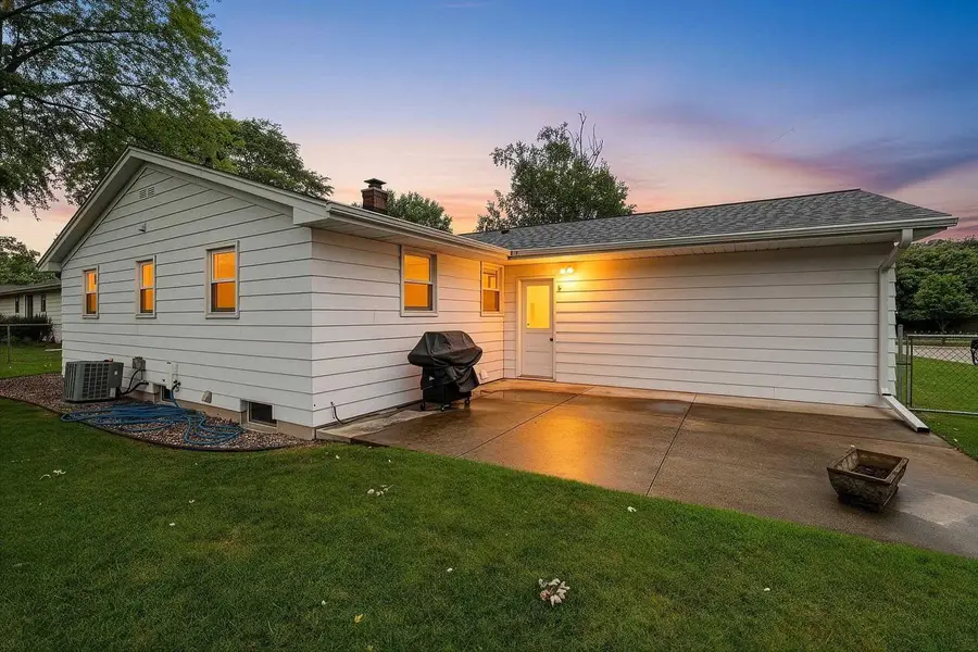 524 E ST JOSEPH STREET, Green Bay, WI 54301 - #2