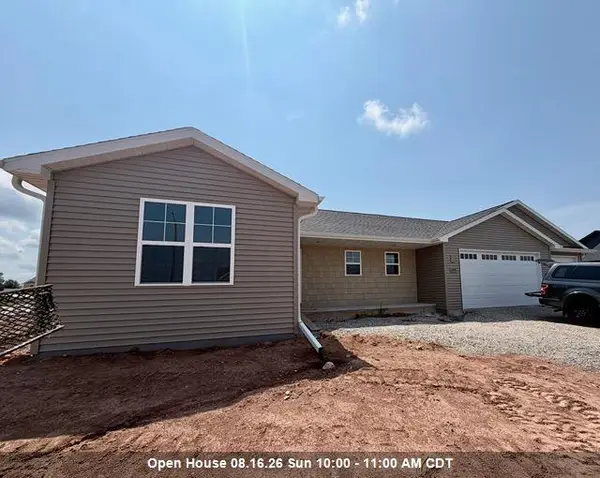 2091 RED FOX LANE, Kaukauna, WI 54130