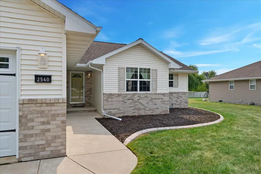 2540 MANITOWOC ROAD, Green Bay, WI 54311 - #3