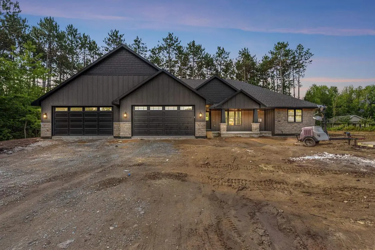 3141 HIGH COUNTRY COURT, Suamico, WI 54313 - #1
