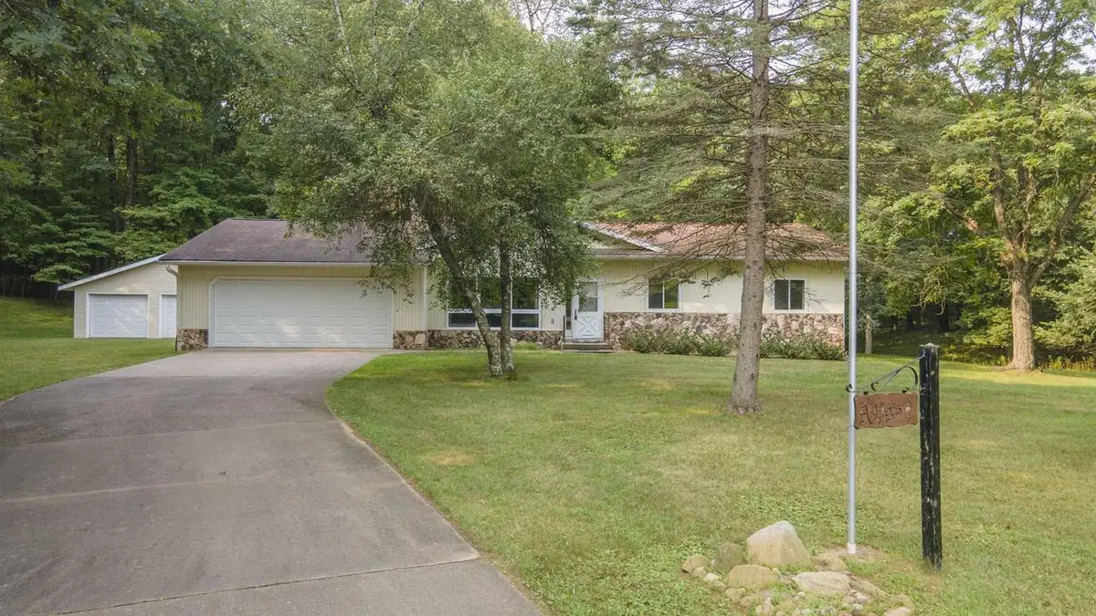 927 S OAKWOOD STREET, Hancock, WI 54943 - #1