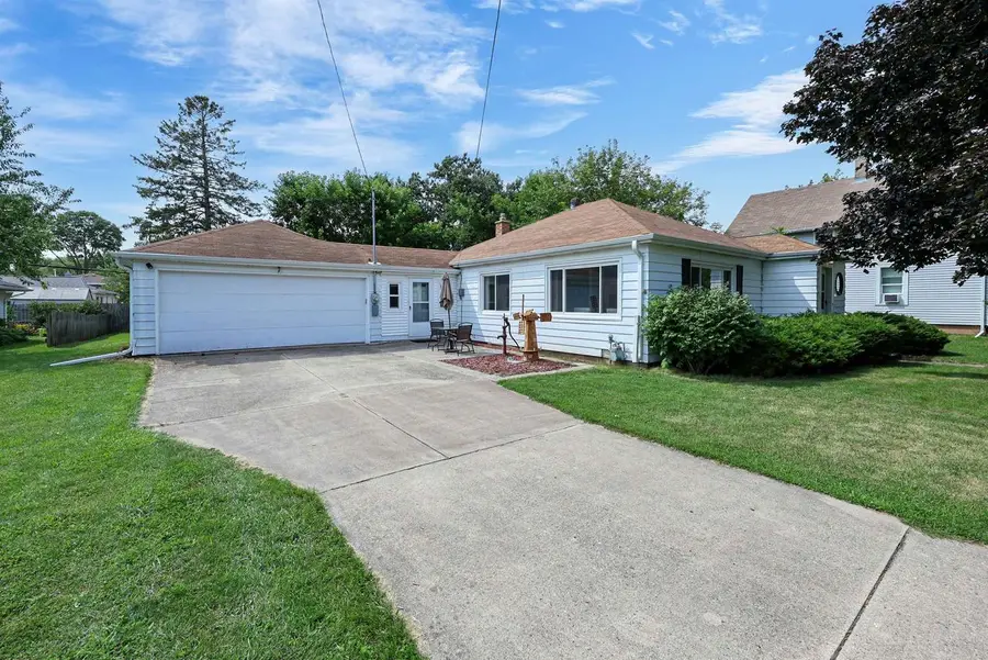 1713 WALNUT STREET, Oshkosh, WI 54901 - #3